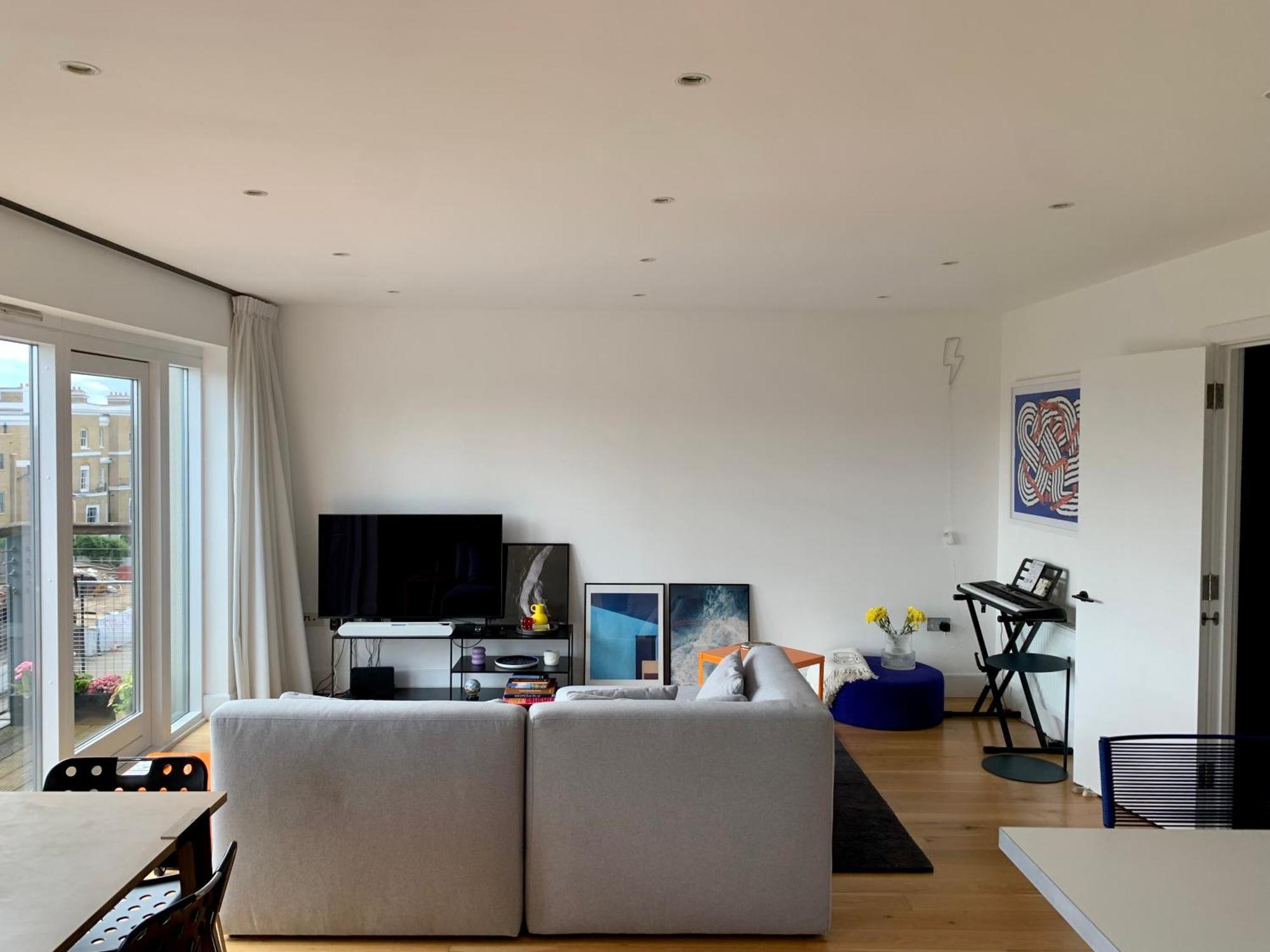 Modern, Spacious Entire In Amazing Location *